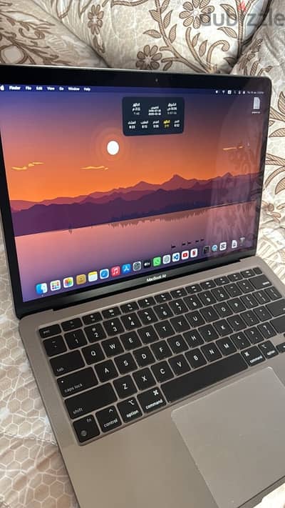 Apple Macbook Air M1 like new with apple warranty