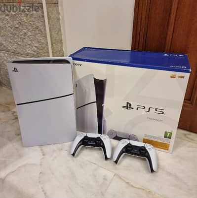 ps5 slim europe+2 original controllers+fc 24