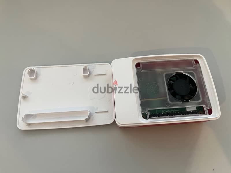 Raspberry PI 5 (8GB ram) with official case and fan 5