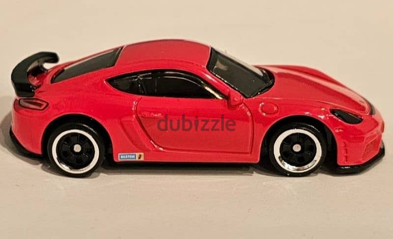 Hot Wheels Porsche 718 Cayman GT4 diecast car model 1;64. 2