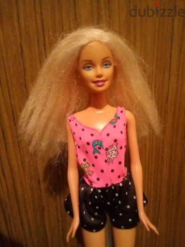 Barbie Mattel Still as new doll 2005 Bend legs wearing +Shoes=18$ 2