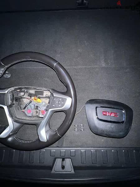 GMC Steering Wheel And Airbag طارة دركسيون 0