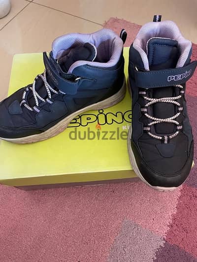 jogging shoes boot size 33 very good condition