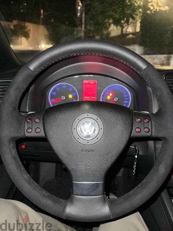 Volkswagen 2009 steering wheel paddle shifts available 1