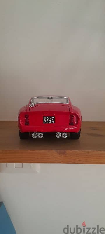 Ferrari GTO 1:18 3