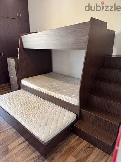 bedroom 3beds with matresses