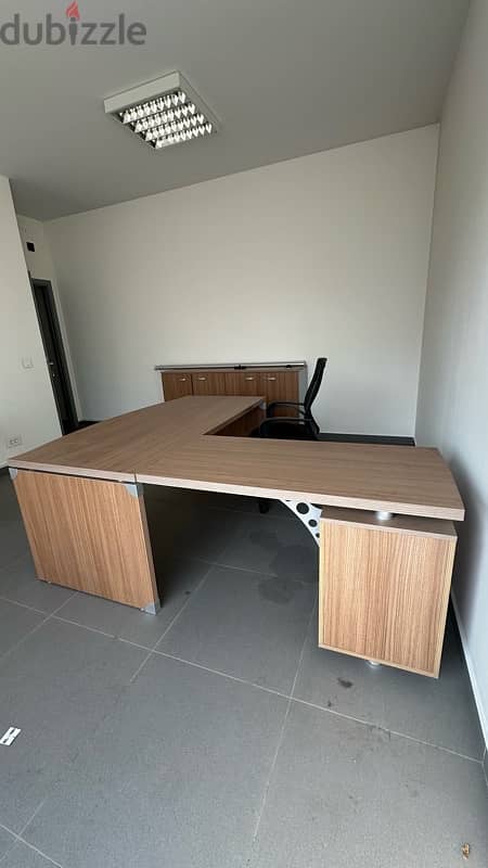 Office furniture 1