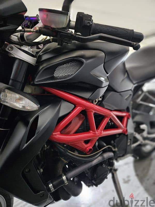 MV AGUSTA BRUTALE 1090 CC 8