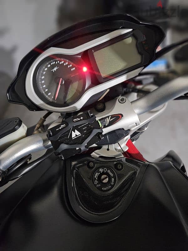 MV AGUSTA BRUTALE 1090 CC 13