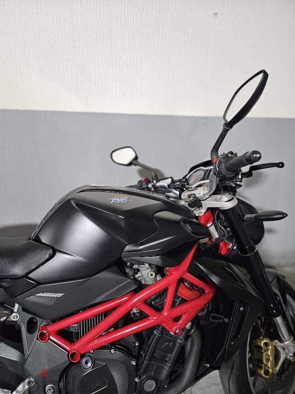 MV AGUSTA BRUTALE 1090 CC 19