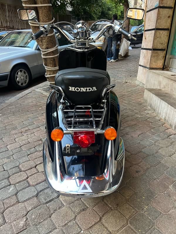 Honda jocker 90 old school 4