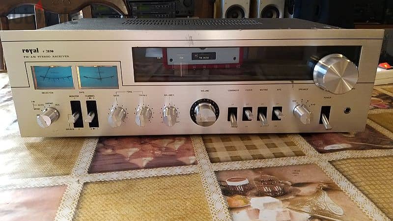 Vintage Royal Receiver R-7850 1