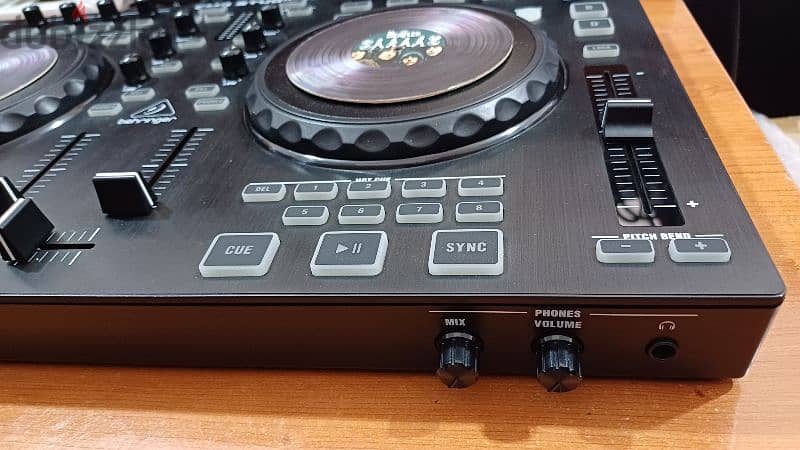 dj controller behringer cmd studio 4a 3