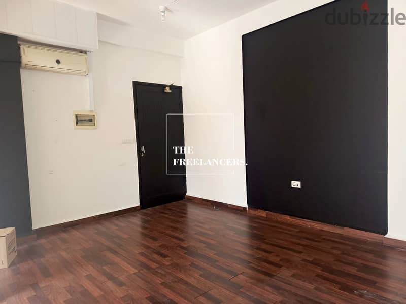 Office for rent in Antelias  مكتب للإيجار في انطلياس TIR3001 0