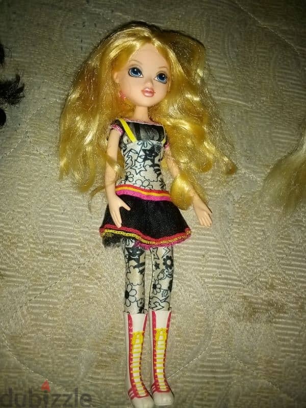 MOXIE GIRLZ MGA Four wearing dolls bend legs+shoes, Sale All 4 =44$ 1