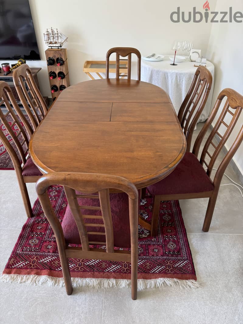 Adjustable Table with 6 chairs (excellent condition) 0