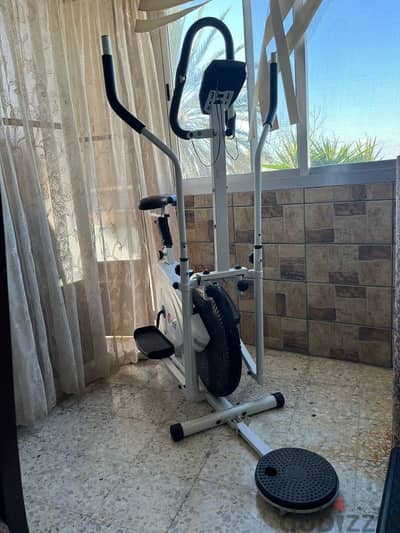 Exercise bike/elliptical trainer