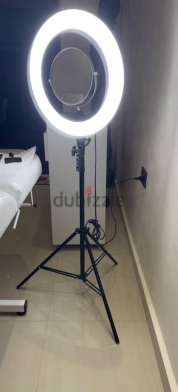 led light + طاولة+ كرس 1