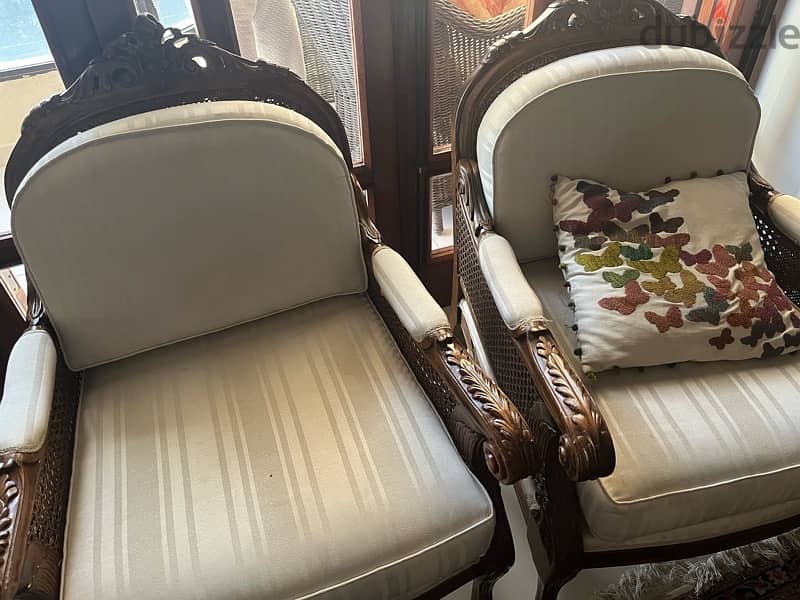 4 luxury chairs + 1 luxury sofa negotiable!! 1