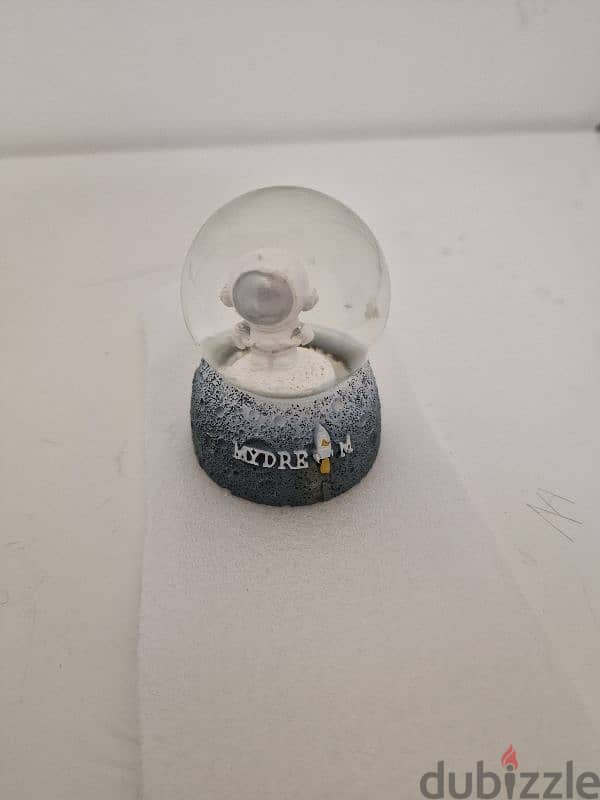 Mini Snow Globe Astronaut 2