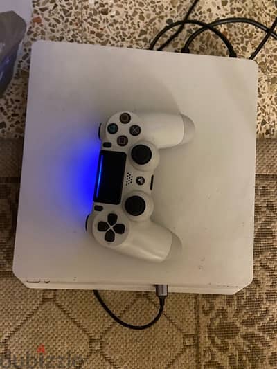 ps4 slim 500gb with one controller and gta 5 premium edition