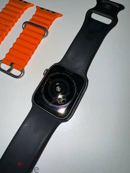 Apple Watch series 4 44m, with many bands 5