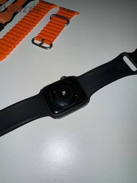 Apple Watch series 4 44m, with many bands 8