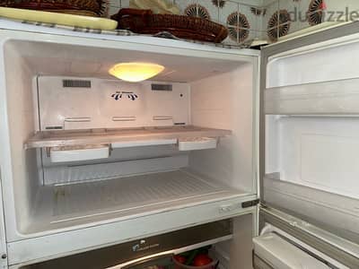 Samsung fridge with freezer