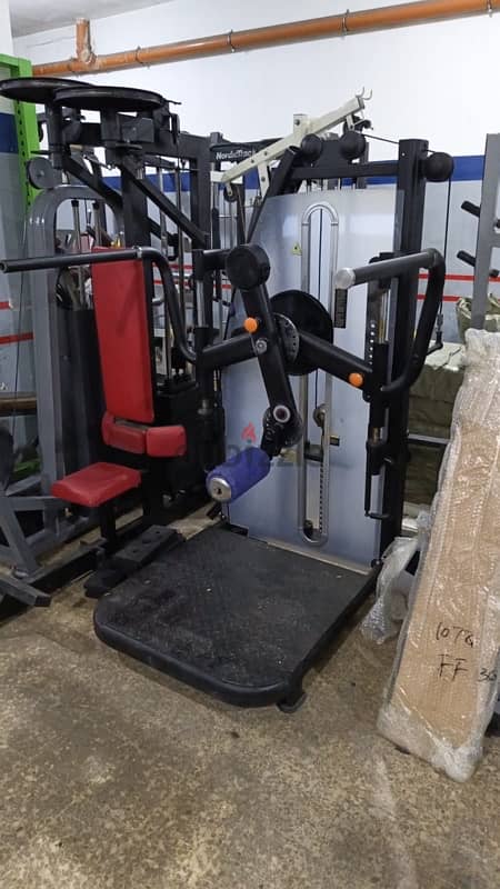 Abduction Aduction & Glutes Machine 1