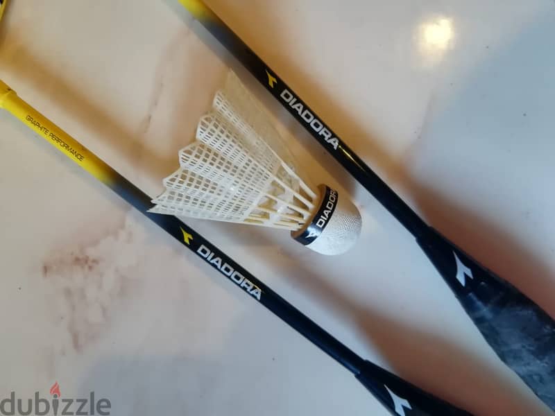 Diadora badminton 2 racquets + 3 Shuttlecock + carrying case 2