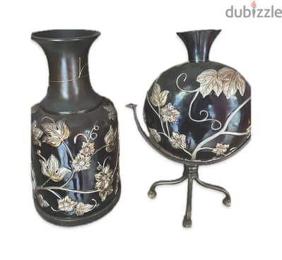 Two Black Vases  -05