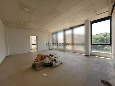 Office +Terrace for Rent in Sad El Bauchrieh - مكتب للإيجار