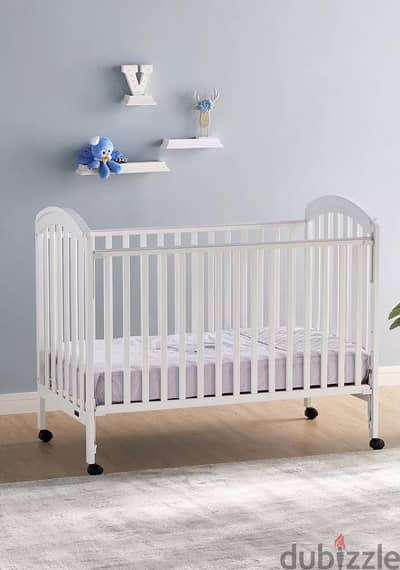 Juniors White Wooden Adjustable Height Crib (Free Mattress)