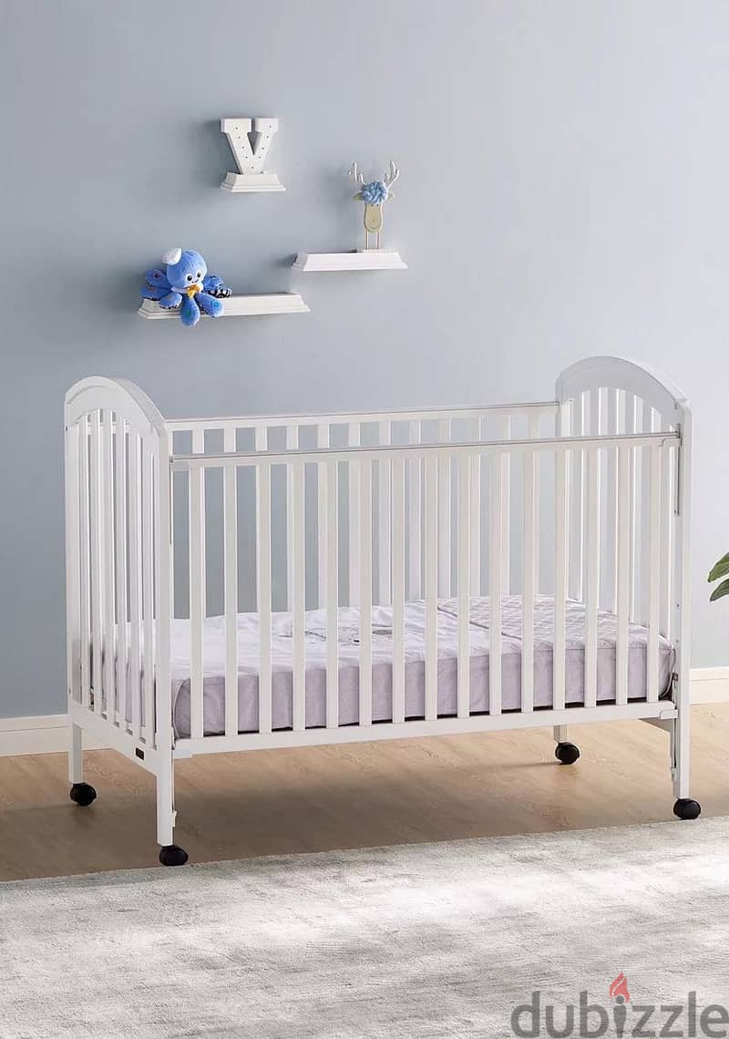 Juniors White Wooden Adjustable Height Crib (Free Mattress) 0