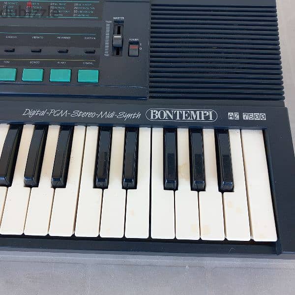 "Bontempi" Keyboard  - Made in Italy in Good condition 1