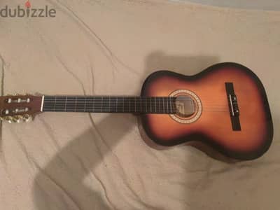 uesd guitar. Look like the new one. Used for only 1 month