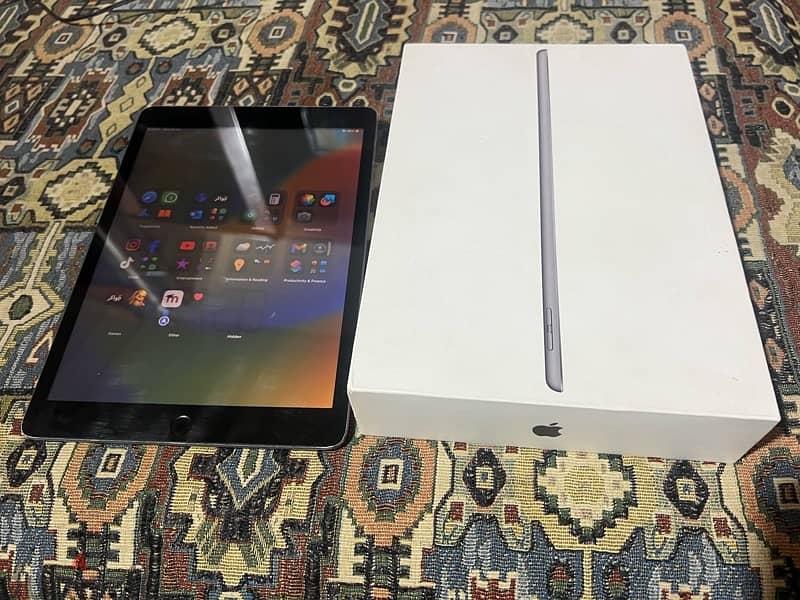 IPAD 8  OPEN BOX IOS 18.2 5