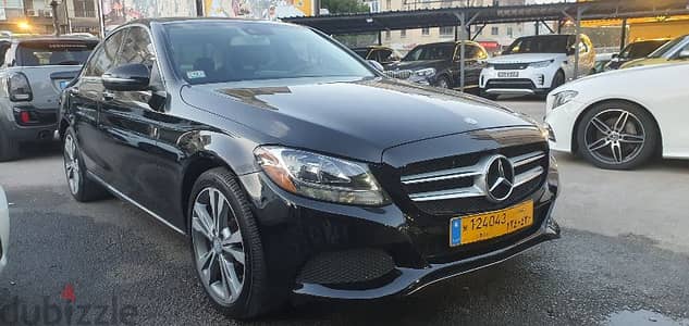 C300 4matic 2016 Black on black Excellent condition