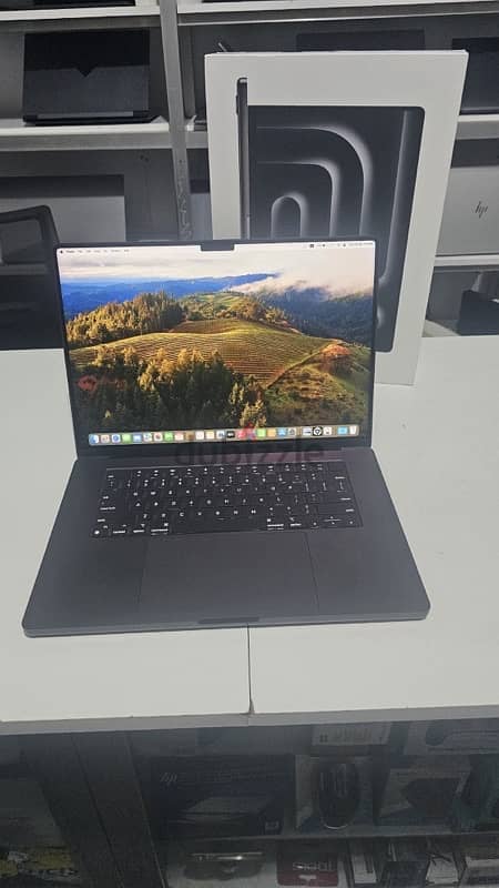 MACBOOK PRO 16 M3 Pro / All-Day Battery Life 6