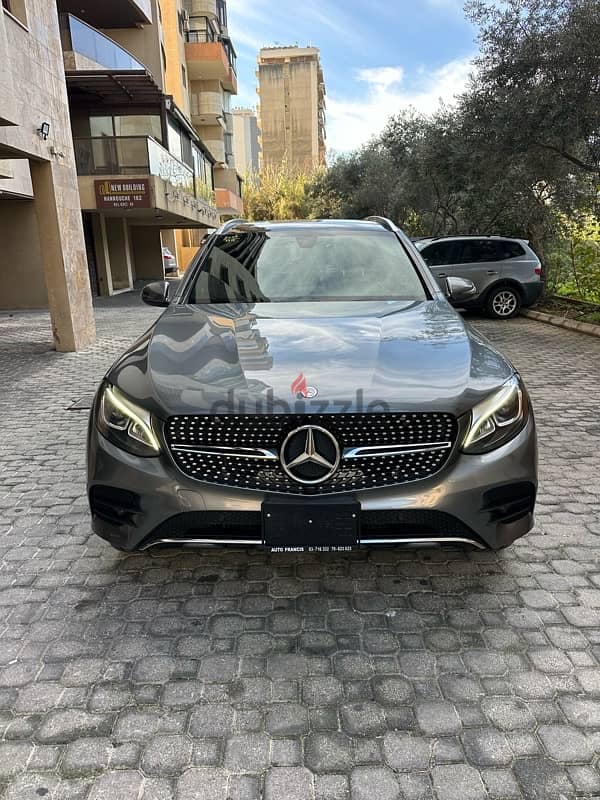 Mercedes GLC 300 AMG-line 4matic 2017 gray on black (clean carfax) 0