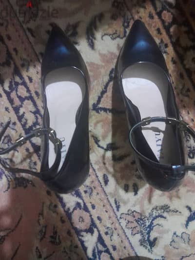 shoes classy&elegant with laces size 41 price 25$