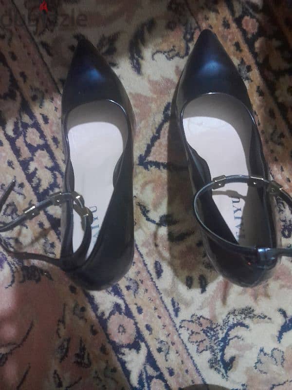 shoes classy&elegant with laces size 41 price 25$ 0