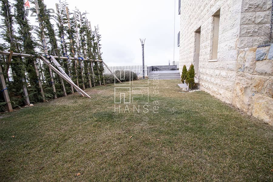 Chalet in Tilal Faqra for sale with Garden and panoramic view 1