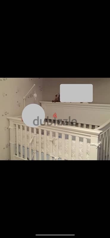 white thick wood crib fof sale