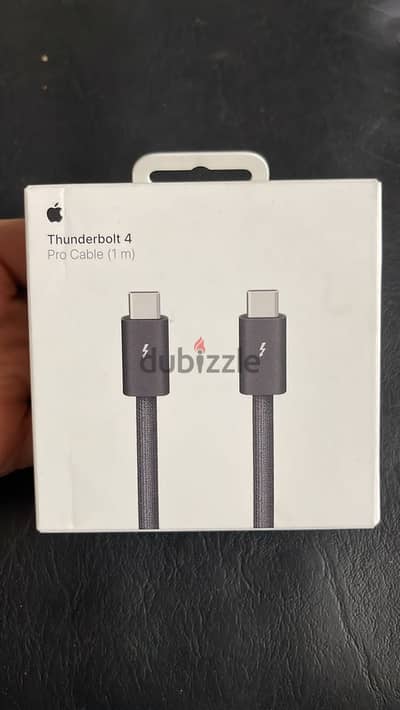 Apple Thunderbolt 4 pro cable 1m