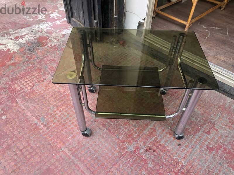 chrome vintage table in excellent condition . 60$ 3