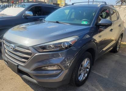 Hyundai Tucson 2016 - 4*4 - clean car fax - AJNBE