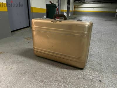 vintage zero halliburton luggage aluminum in very good condition