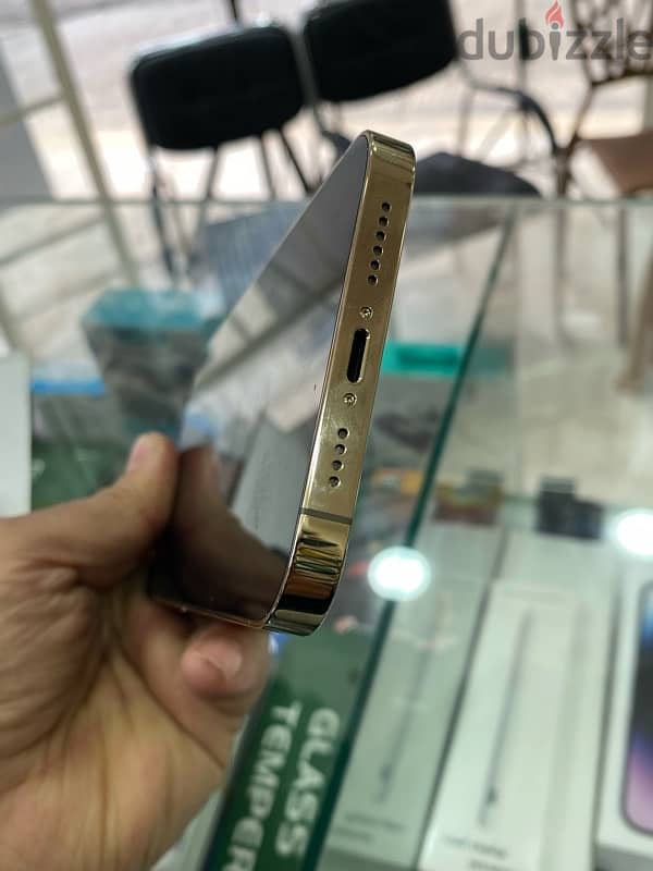 iphone 13 pro max 256gb Gold ktir ndif battery 100% mesh mafkouk 3