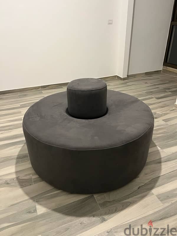 Rounded Pouf/ sofa 1